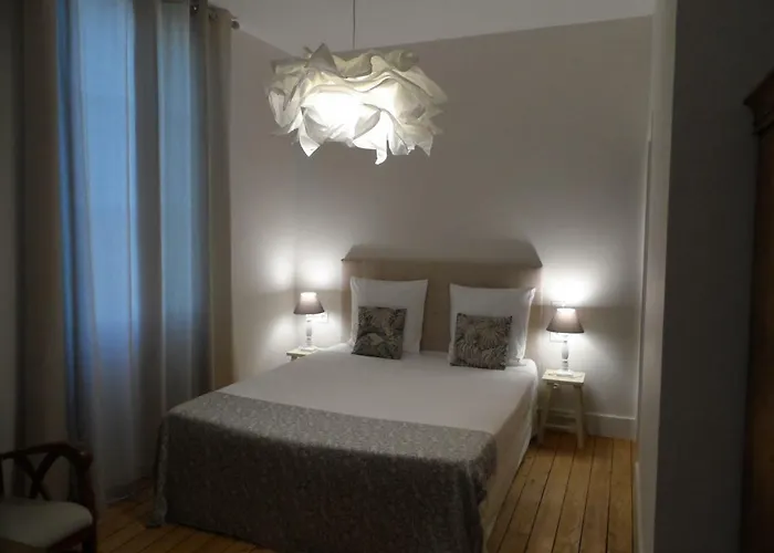 Le Cercle Climatisées Bed & Breakfast